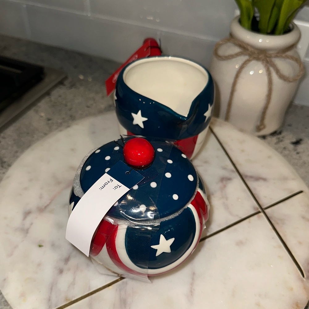 NWT Johanna Parker Carnival Cottage Patriotic America July 4th Sugar Creamer Set - Picture 4 of 6